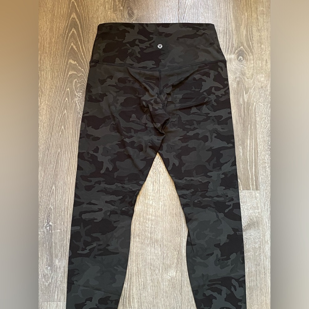 Lululemon Align Pant *Full Length 28"
Incognito Camo Multi Gator Green Size 10 - Picture 3 of 11